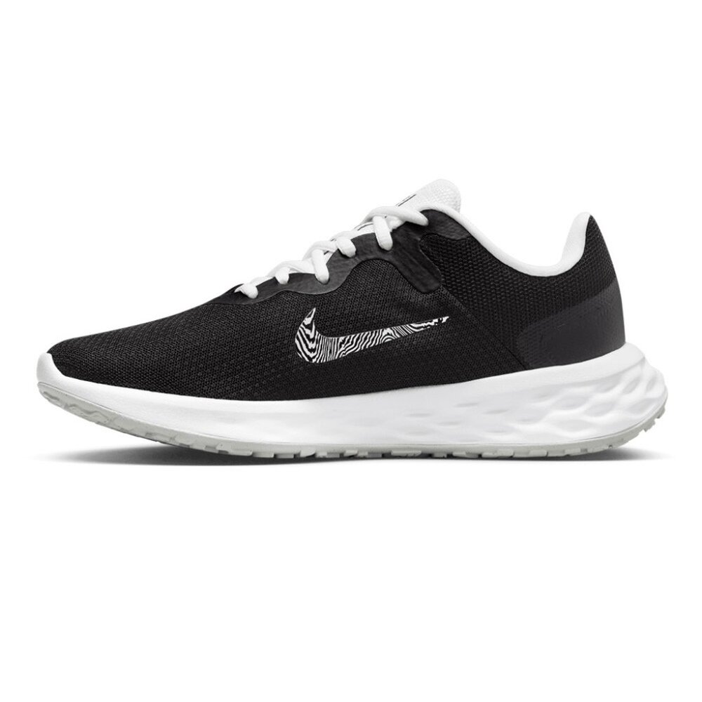 Nike Women’s Black & White Athletic Sneakers | Size 7.5